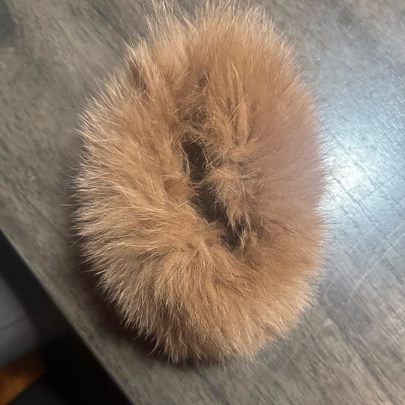 Genuine Fox fur cuffs! Can be worn many ways! Authentic! Great condition! - Picture 5 of 6